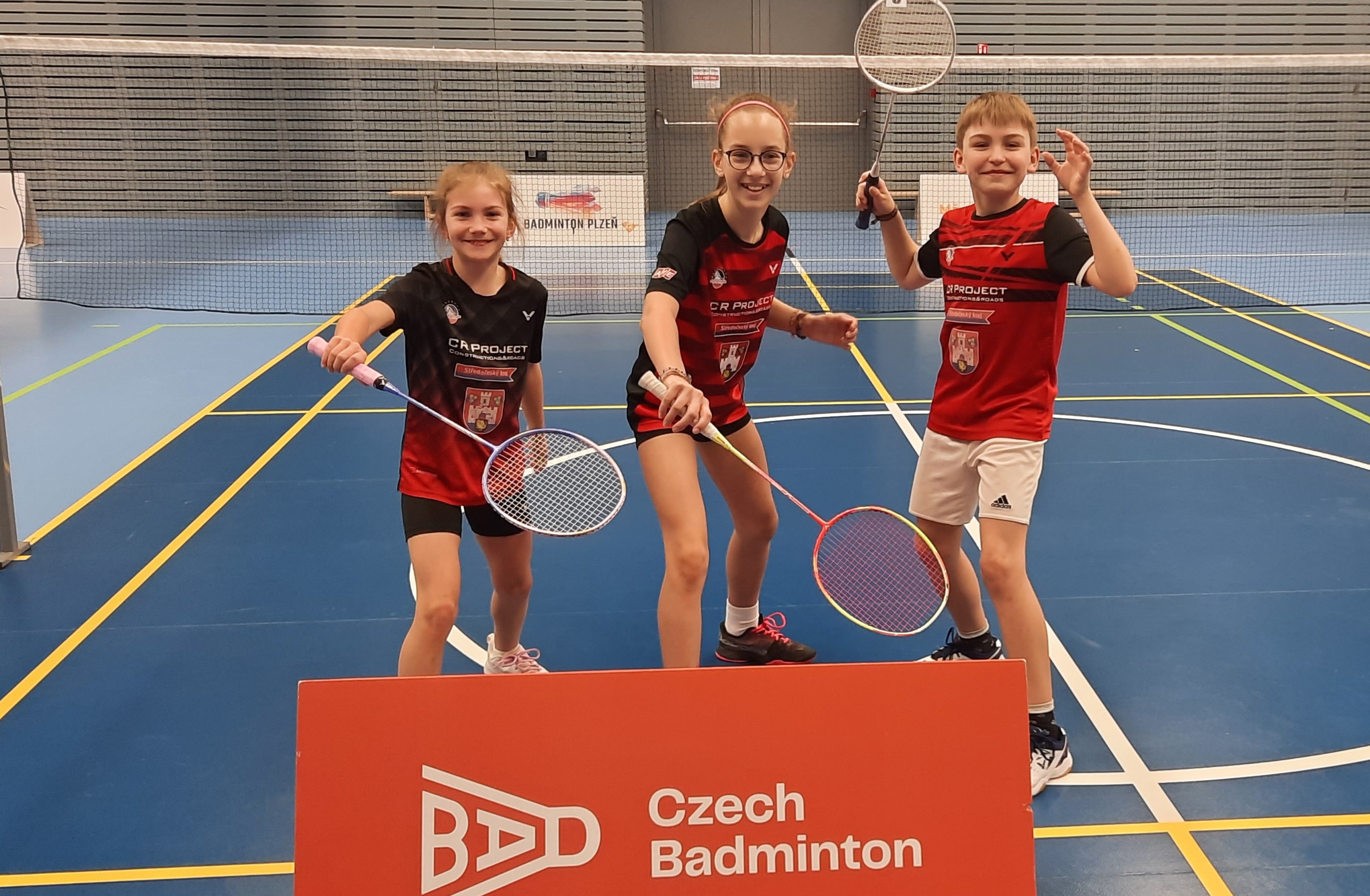 Pojď s námi hrát badminton.